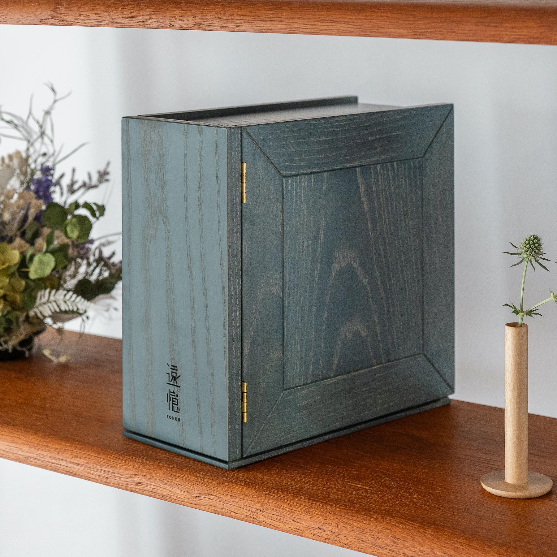 花立セット/遠憶 祈りの小箱［拭き漆・ペールブルー］＆花立［サクラ］無宗教の供養箱｜ミニ仏壇の代わり | 2枚目